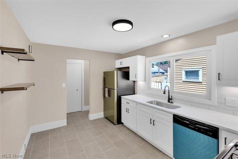 4948 E 107th Street Garfield Heights OH 44125