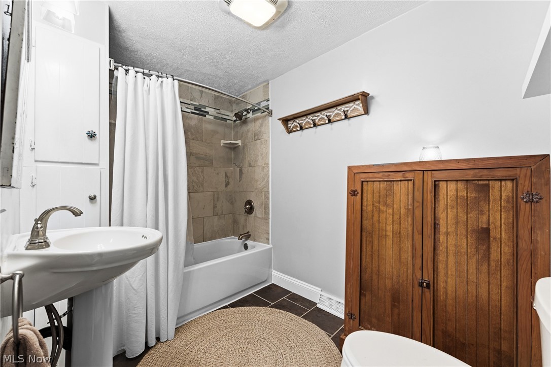 5983 Kungle Road Clinton OH 44216