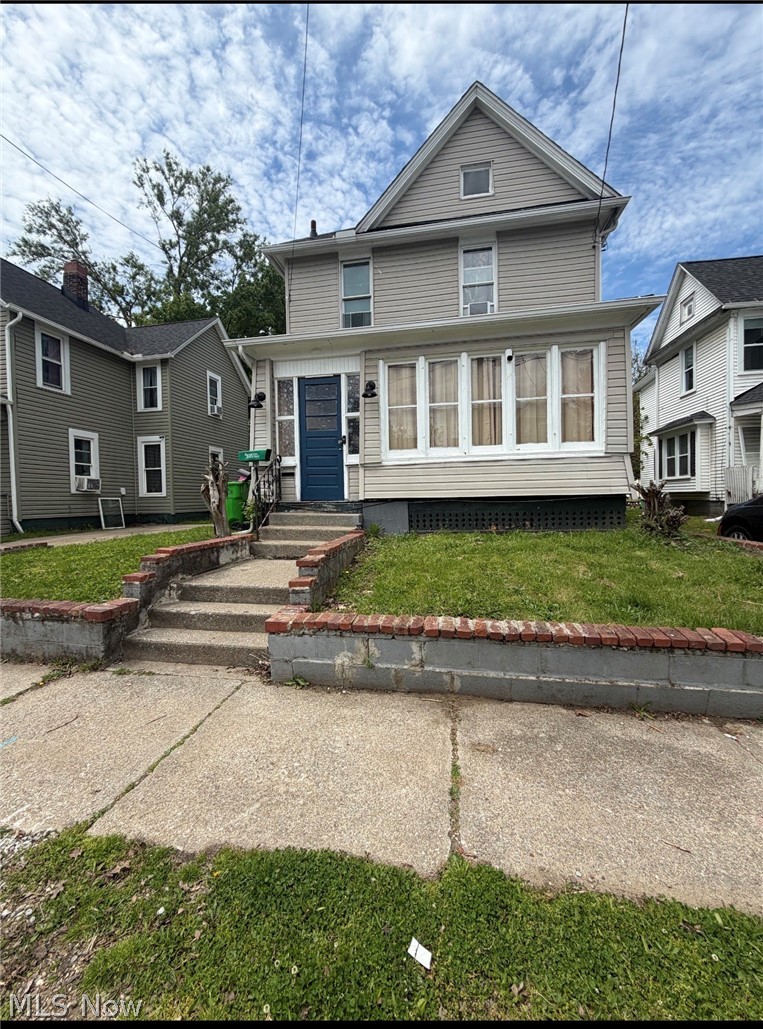 284 3rd Street NW Barberton OH 44203