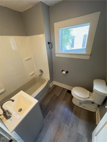 284 3rd Street NW Barberton OH 44203