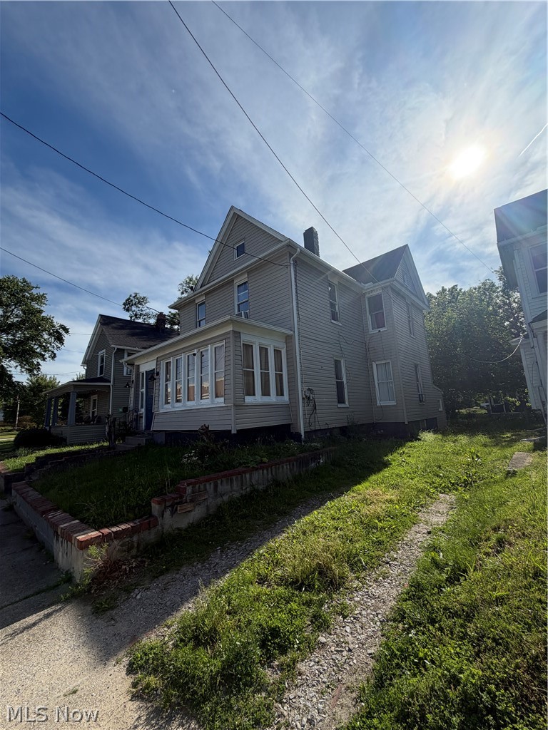 284 3rd Street NW Barberton OH 44203