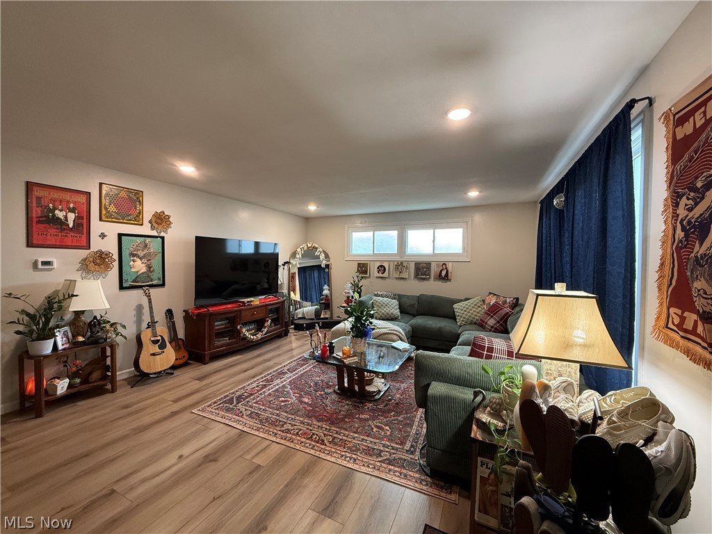 1226 Gomber Avenue Cambridge OH 43725