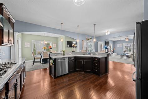 12504 Estate Avenue NW Uniontown OH 44685