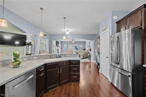 12504 Estate Avenue NW Uniontown OH 44685