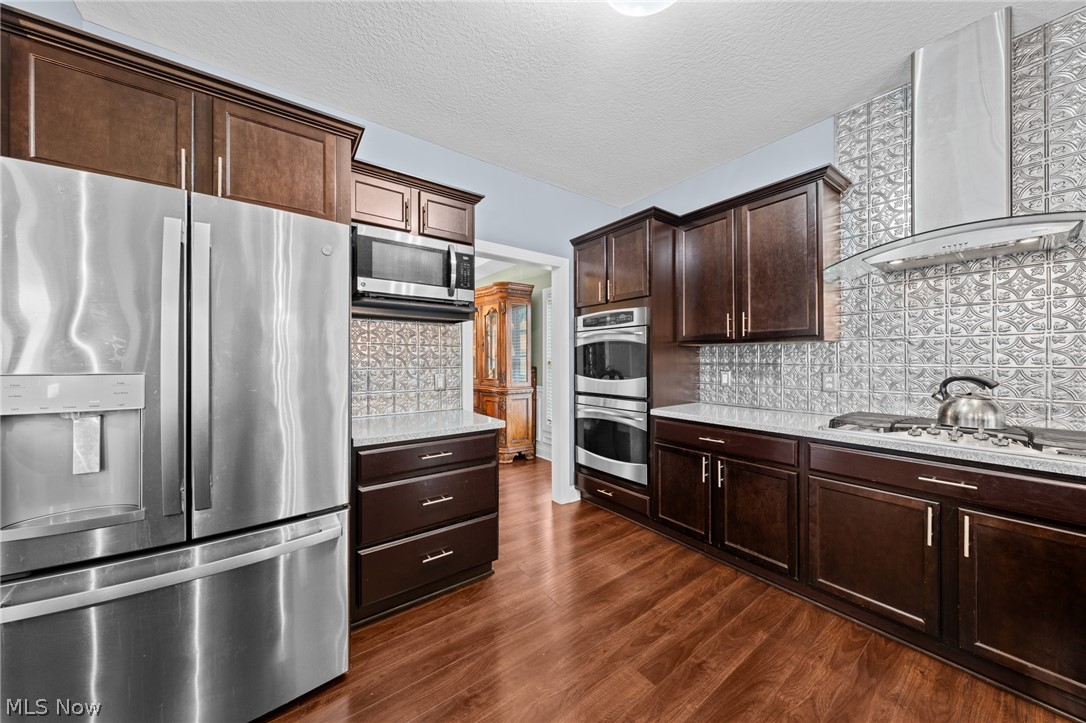 12504 Estate Avenue NW Uniontown OH 44685
