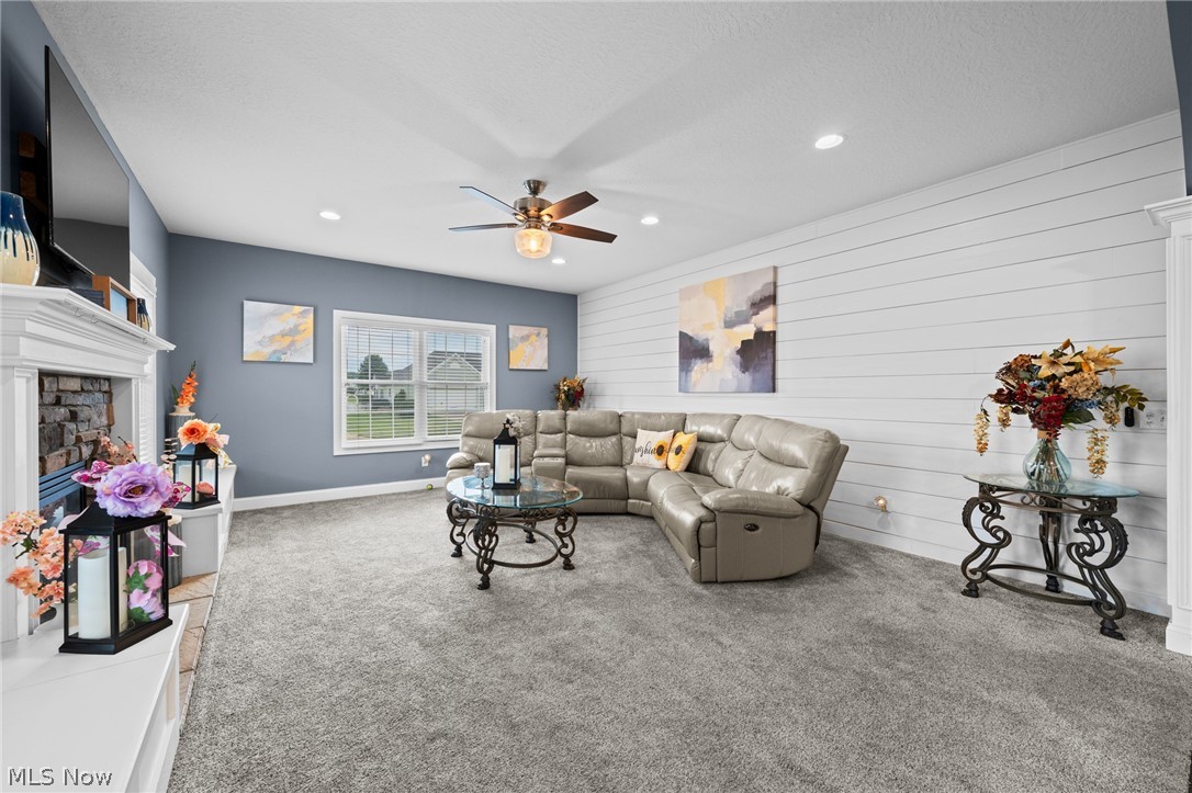 12504 Estate Avenue NW Uniontown OH 44685