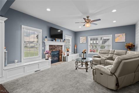 12504 Estate Avenue NW Uniontown OH 44685