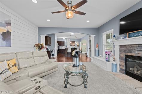 12504 Estate Avenue NW Uniontown OH 44685