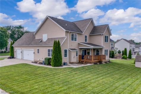 12504 Estate Avenue NW Uniontown OH 44685