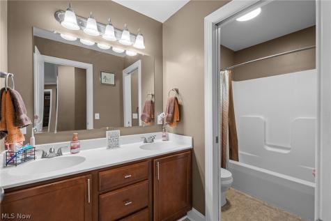 12504 Estate Avenue NW Uniontown OH 44685