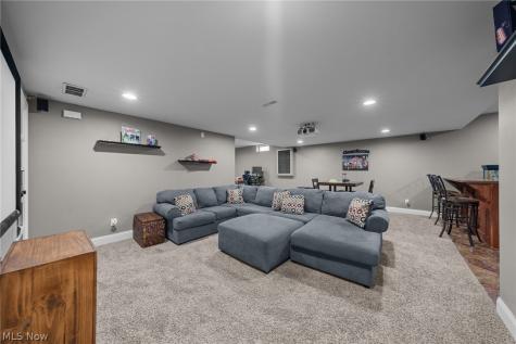 12504 Estate Avenue NW Uniontown OH 44685