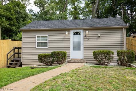 349 E Pace Avenue Akron OH 44319
