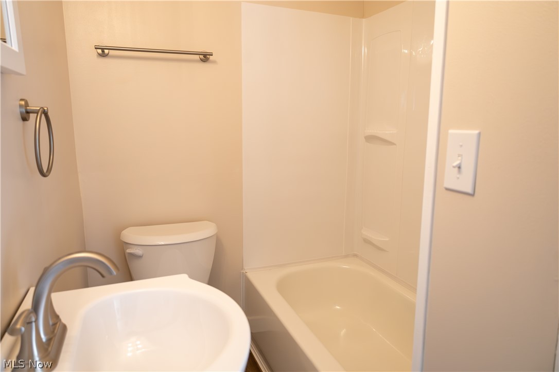 349 E Pace Avenue Akron OH 44319