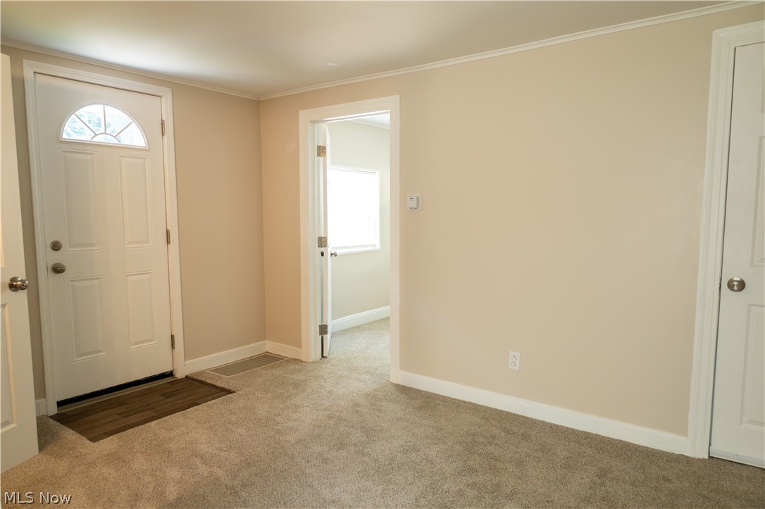 349 E Pace Avenue Akron OH 44319