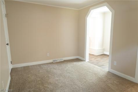 349 E Pace Avenue Akron OH 44319