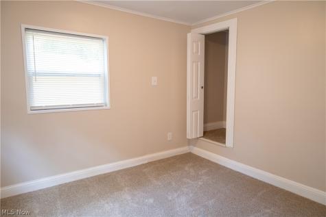 349 E Pace Avenue Akron OH 44319