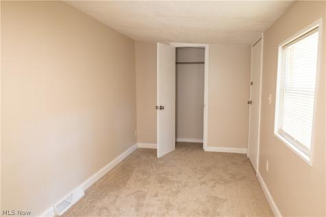 349 E Pace Avenue Akron OH 44319