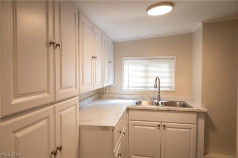 349 E Pace Avenue Akron OH 44319