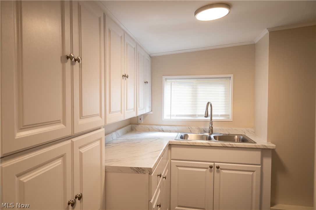 349 E Pace Avenue Akron OH 44319