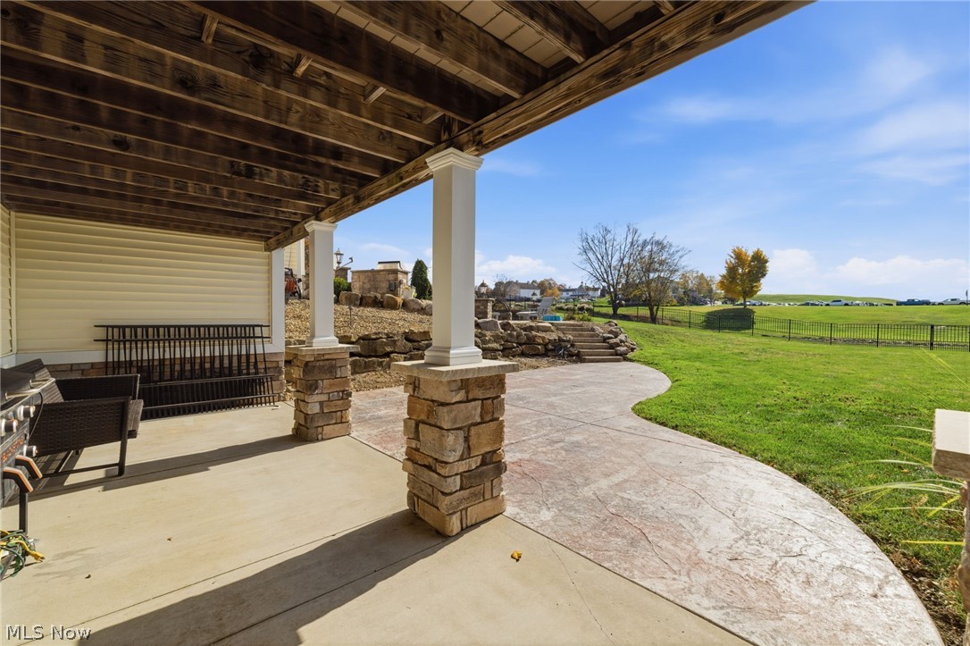 208 Homestead Drive Columbiana OH 44408
