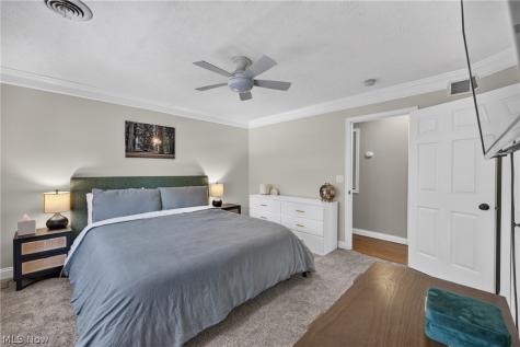 38408 Piccadilly Square Willoughby OH 44094