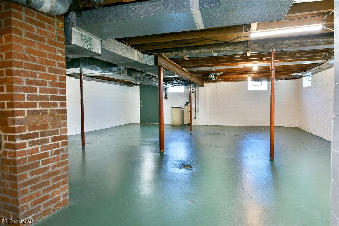 4085 Herner County Line Road Southington OH 44470