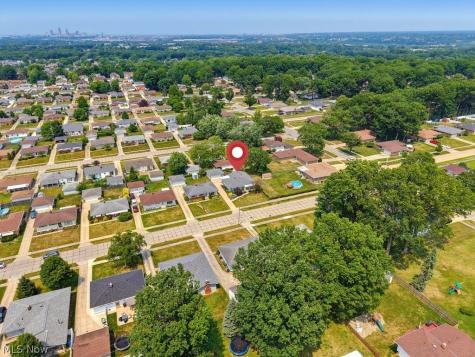 759 E Meadowlawn Boulevard Seven Hills OH 44131