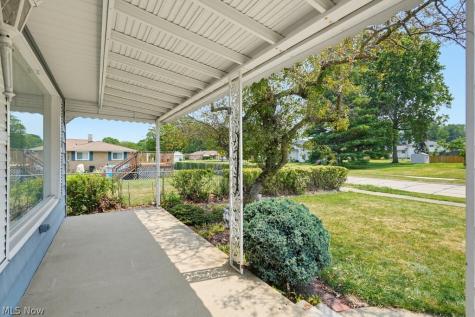 759 E Meadowlawn Boulevard Seven Hills OH 44131