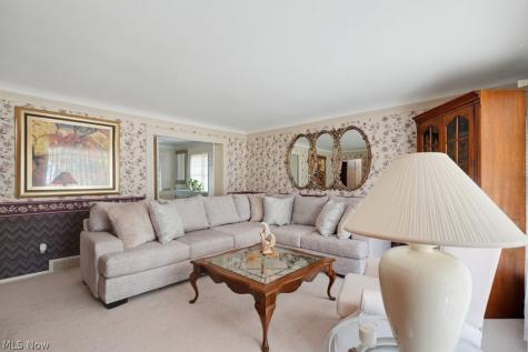 759 E Meadowlawn Boulevard Seven Hills OH 44131