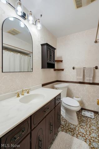 759 E Meadowlawn Boulevard Seven Hills OH 44131