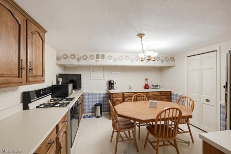 759 E Meadowlawn Boulevard Seven Hills OH 44131