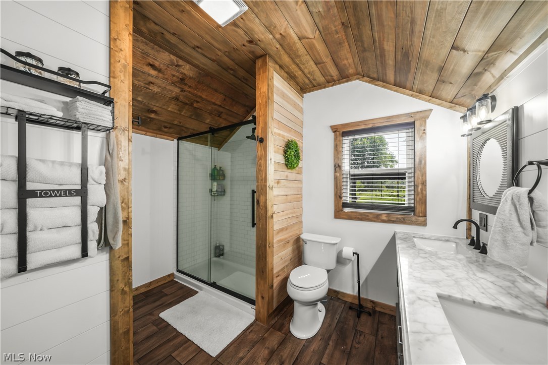 592 Braceville Robinson Road NW Newton Falls OH 44444