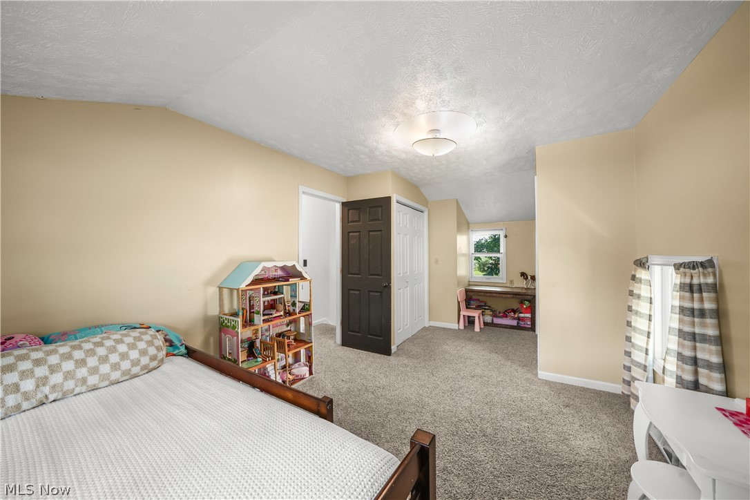 592 Braceville Robinson Road NW Newton Falls OH 44444