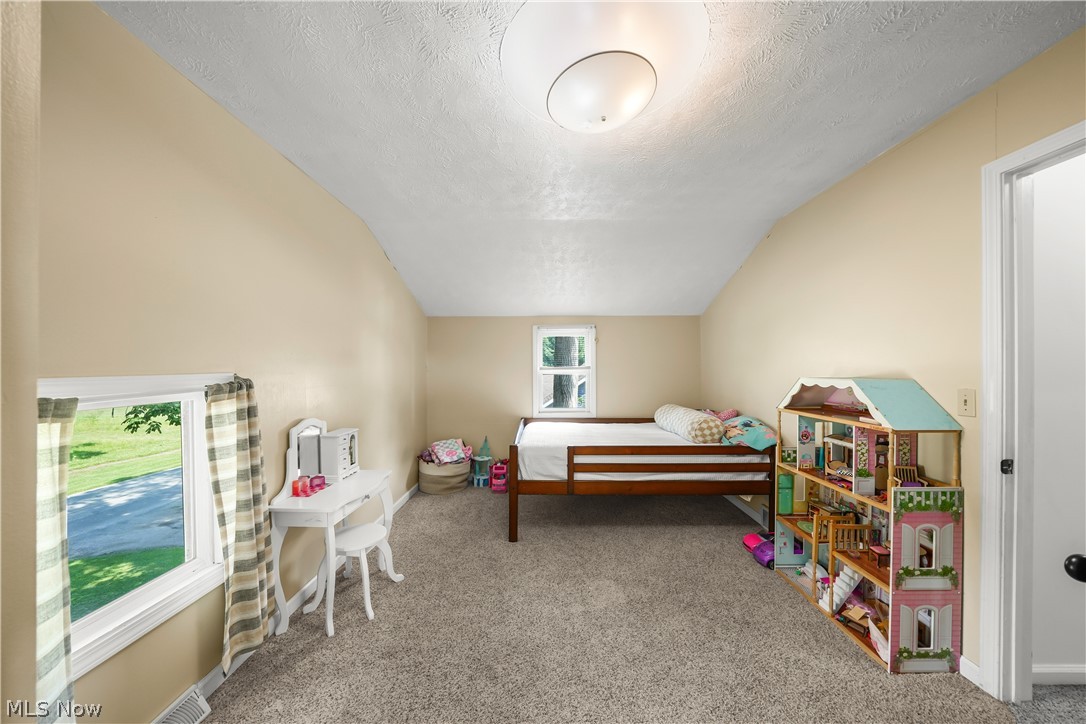 592 Braceville Robinson Road NW Newton Falls OH 44444