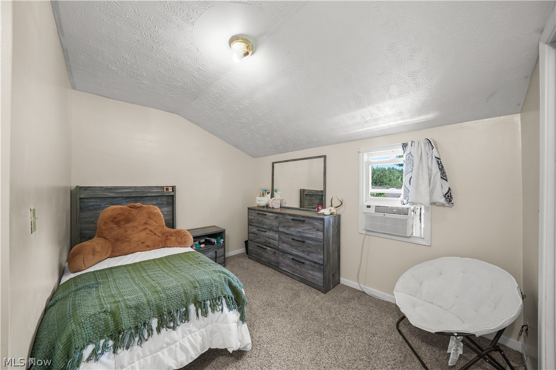 592 Braceville Robinson Road NW Newton Falls OH 44444
