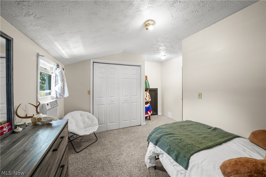 592 Braceville Robinson Road NW Newton Falls OH 44444
