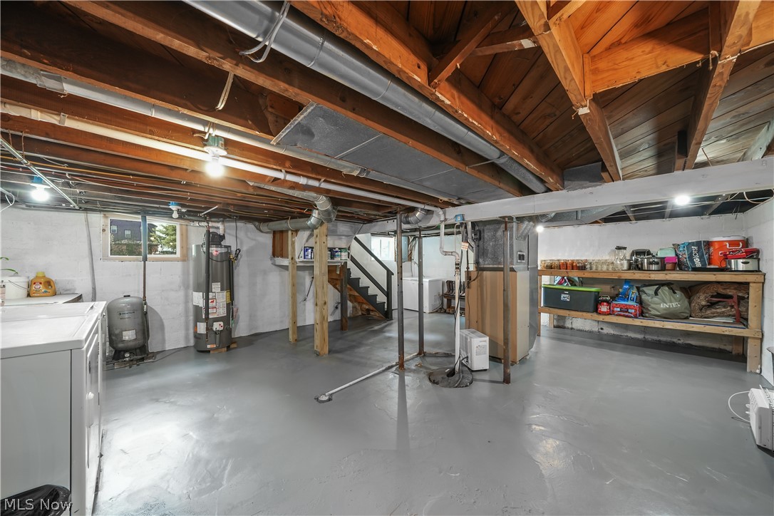592 Braceville Robinson Road NW Newton Falls OH 44444