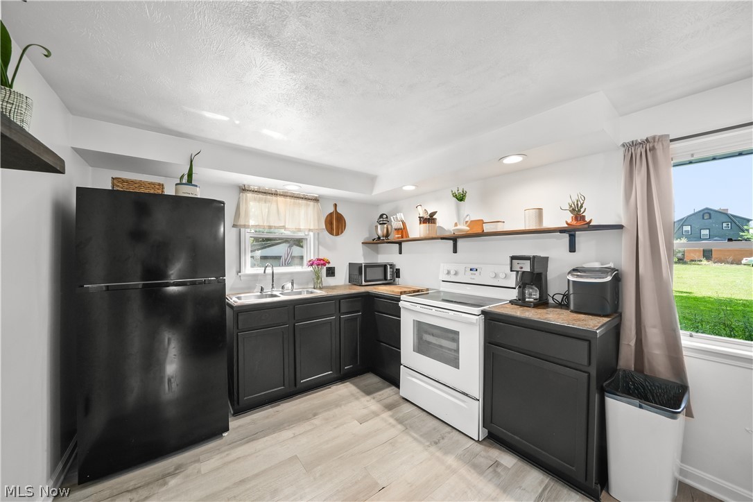 592 Braceville Robinson Road NW Newton Falls OH 44444