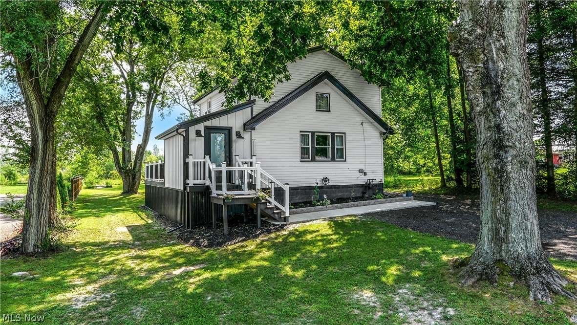 592 Braceville Robinson Road NW Newton Falls OH 44444