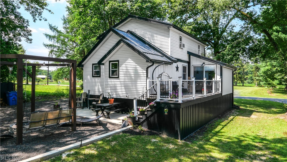 592 Braceville Robinson Road NW Newton Falls OH 44444