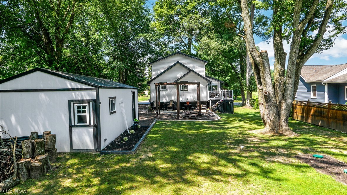 592 Braceville Robinson Road NW Newton Falls OH 44444