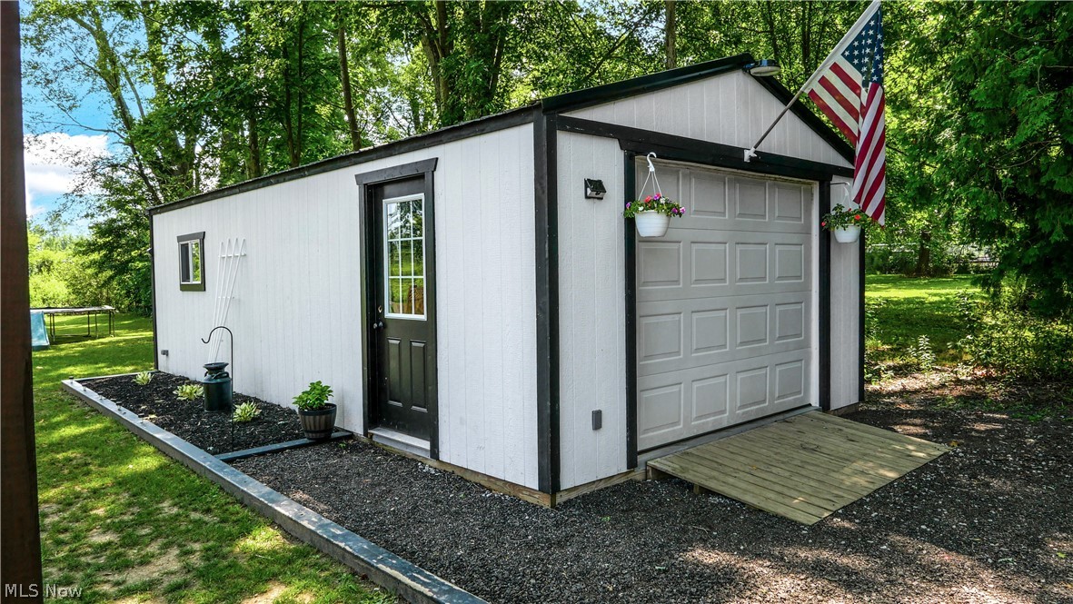 592 Braceville Robinson Road NW Newton Falls OH 44444