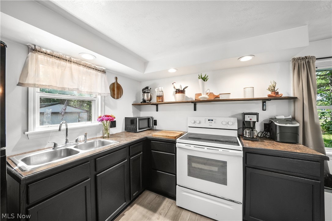 592 Braceville Robinson Road NW Newton Falls OH 44444
