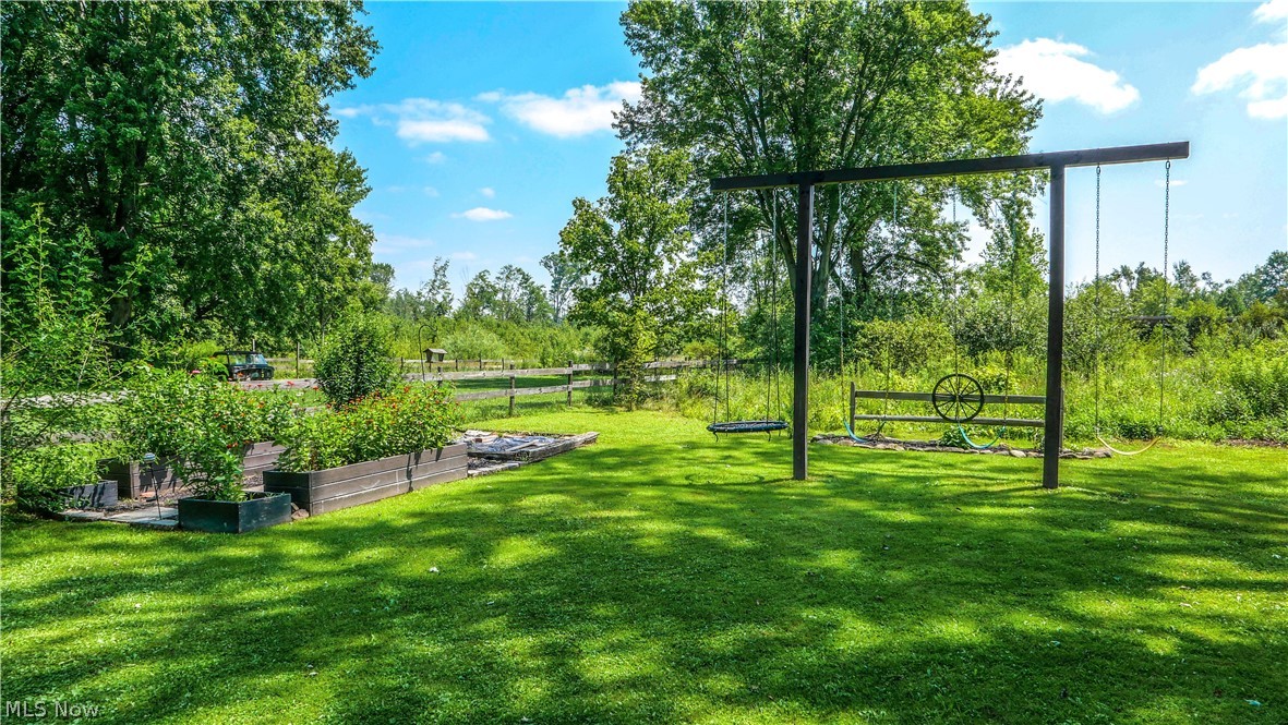 592 Braceville Robinson Road NW Newton Falls OH 44444