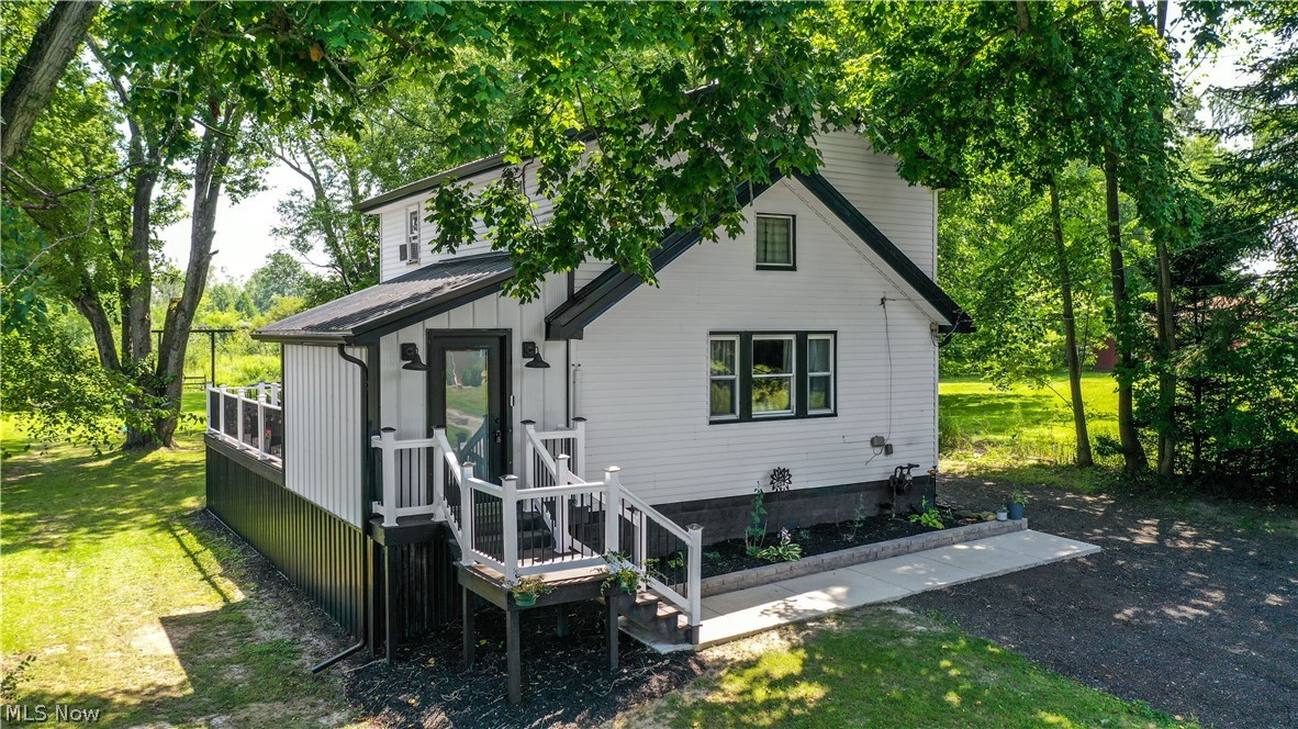 592 Braceville Robinson Road NW Newton Falls OH 44444