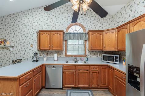 6405 Ridgeview Boulevard North Ridgeville OH 44039