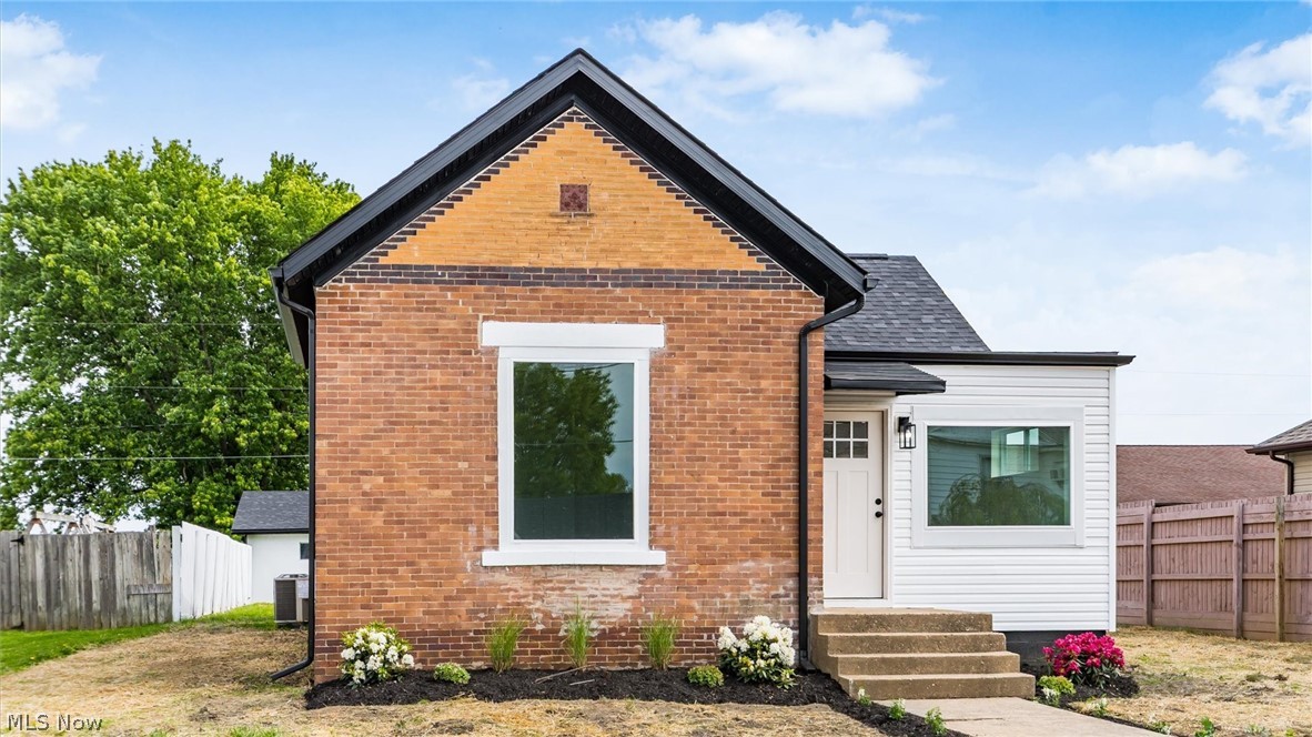 182 High Street Roseville OH 43777