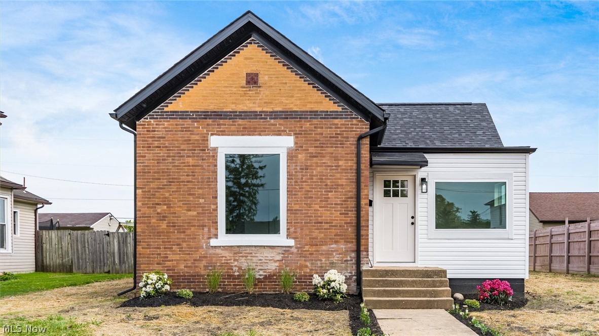 182 High Street Roseville OH 43777