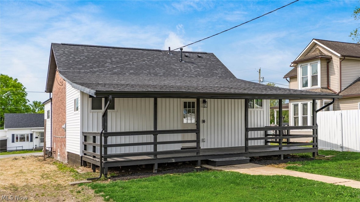 182 High Street Roseville OH 43777