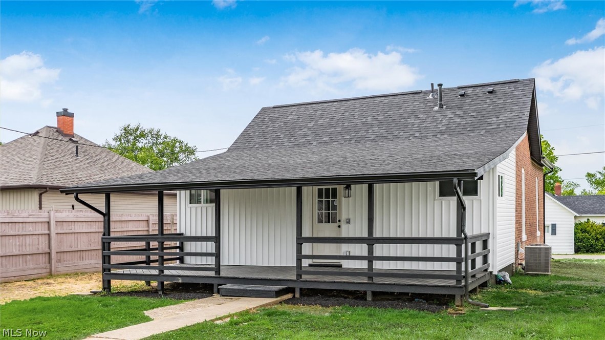182 High Street Roseville OH 43777